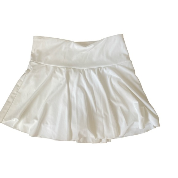 Ivory Ella Classic White Skort -M white , polyester pockets , polyester spandex - Picture 2 of 4